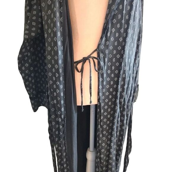 Victoria's Secret Vntg Black White Paisley Print Long Robe with Pockets Large - Picture 10 of 17